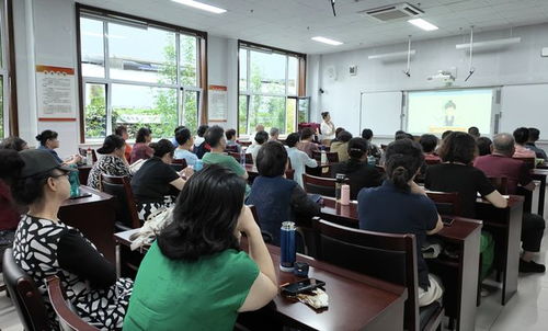 千万60后涌老年大学