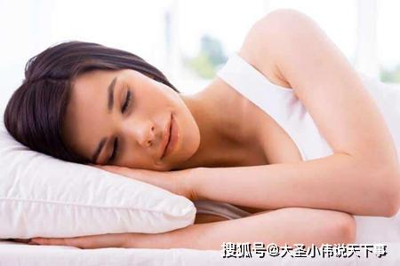 每天多睡1小时能躺瘦