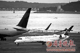 法国两架飞机相撞