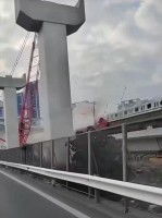 起重机侵入上海地铁 起重机侵入上海地铁