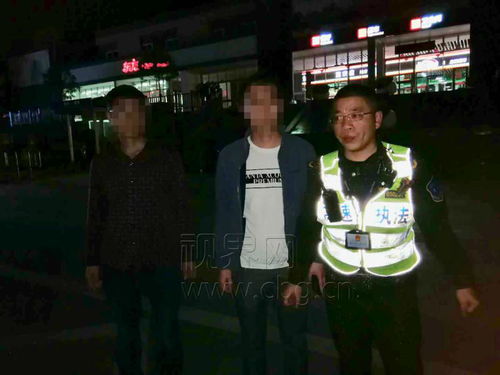 乘客深夜被丢服务区 乘客深夜被丢服务区