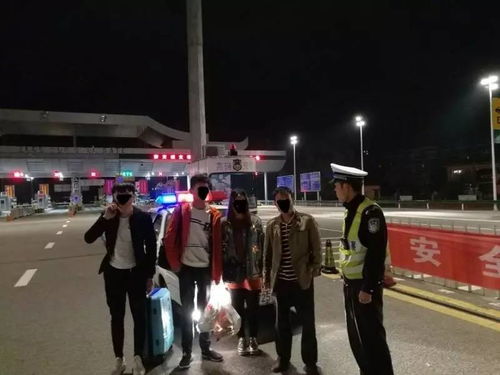 乘客深夜被丢服务区 乘客深夜被丢服务区