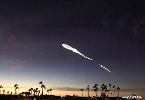 西安夜空现不明黑影