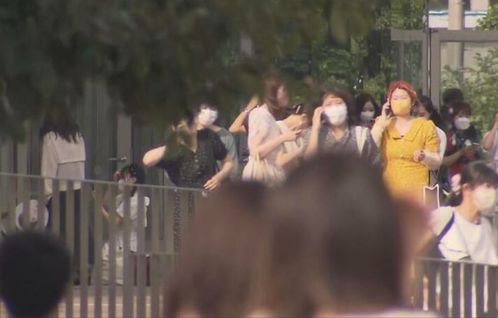 火裙舞表演裙摆着火
