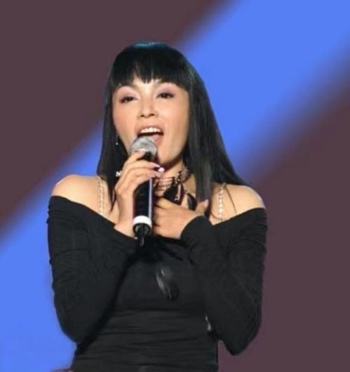 歌手千百惠告别仪式（歌手千百惠演唱会照片）