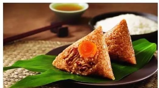 吃肉粽后狂吐鲜血(吃粽子吐了怎么回事) 吃肉粽后狂吐鲜血(吃粽子吐了怎么回事)