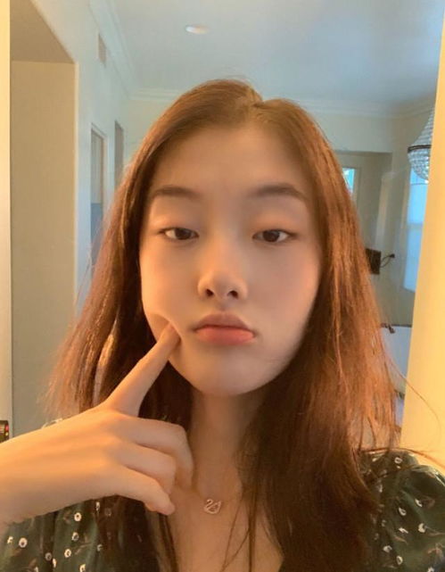 17岁女孩貌如六七岁(17岁女孩子的模样)