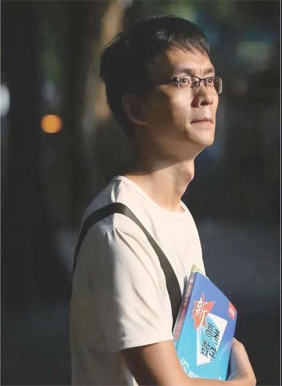 唐尚珺明确表态，不建议复读，为何他这样说？